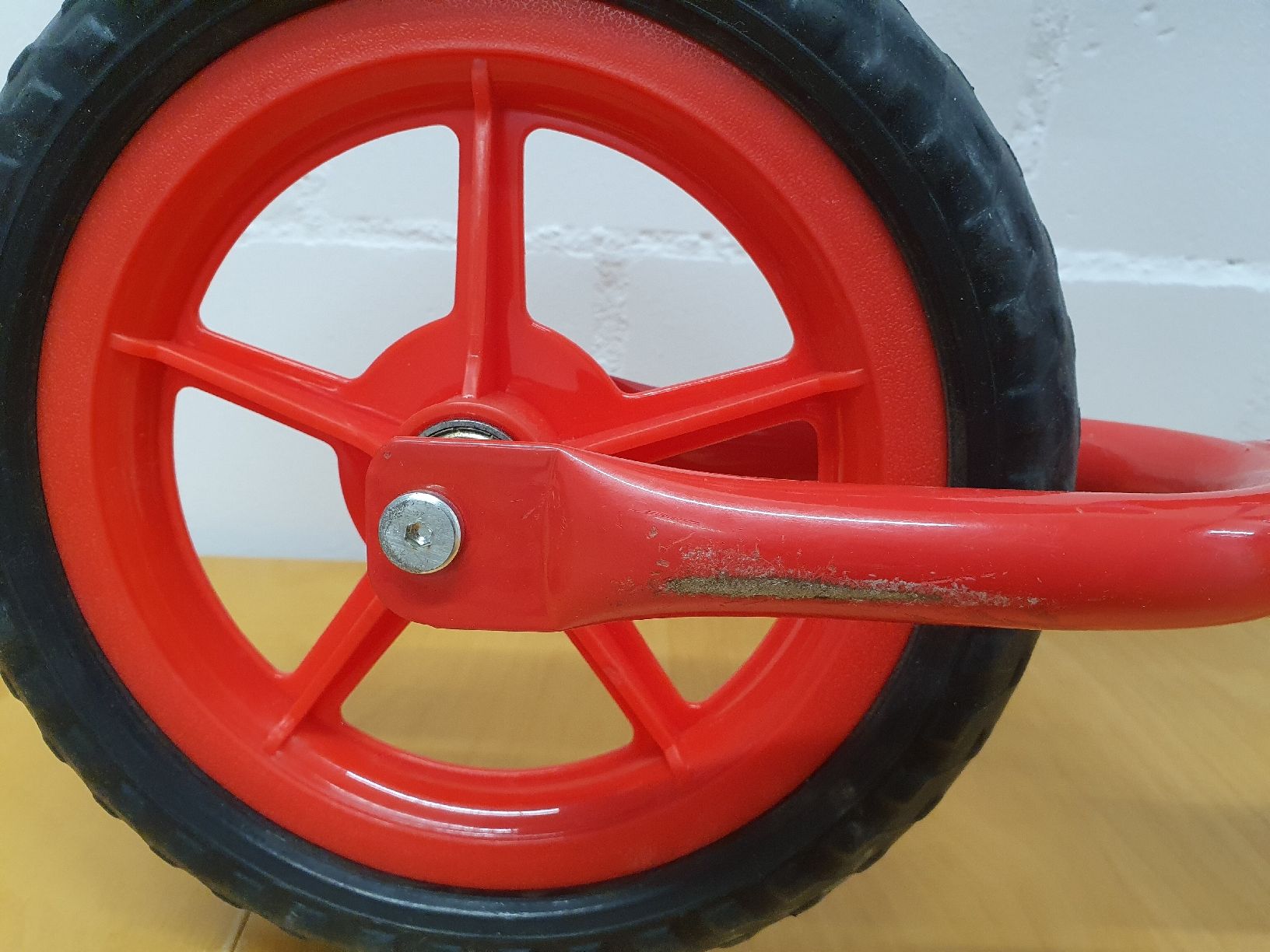 Veicoli per bambini: Laufvelo chillafish Charlie red – Usato da Oberweningen venduto da RinoS 4