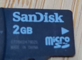 Carte mémoire micro SD SanDisk 2 Go état utilisé