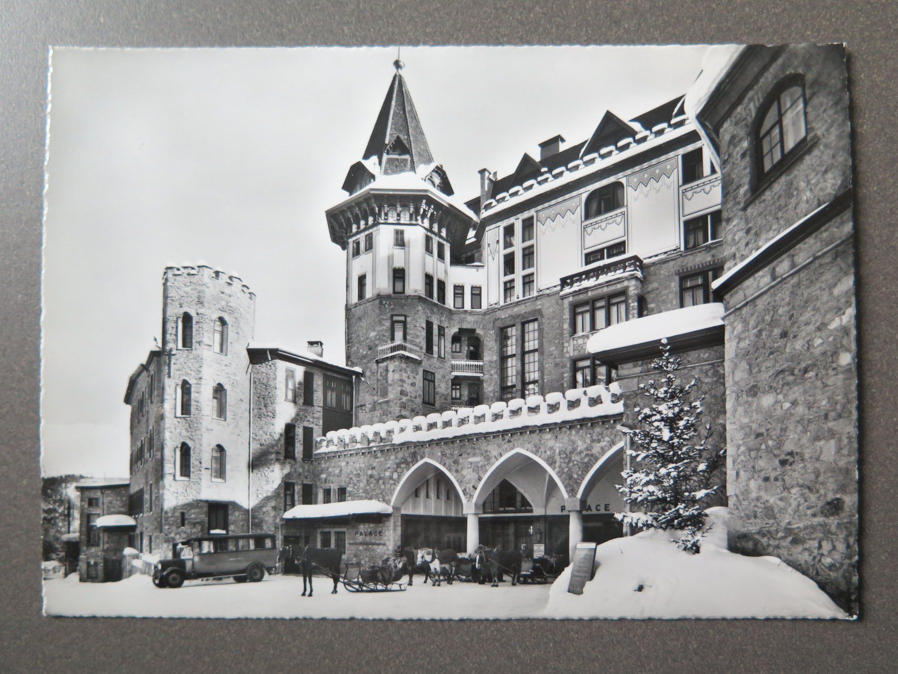 Cartoline postali: ST. MORITZ - PALACE-HOTEL - HOTELBUS – Usato da Wittenbach venduto da lipasal