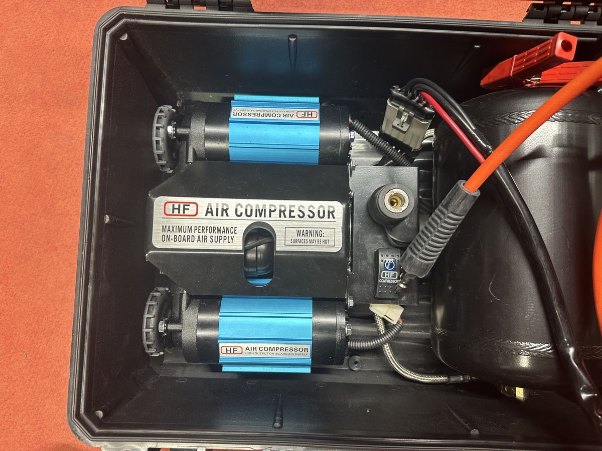 Compressori: Offroad Kompressor Box Druckluft – Usato da Alpnach-Dorf venduto da Skai0 1