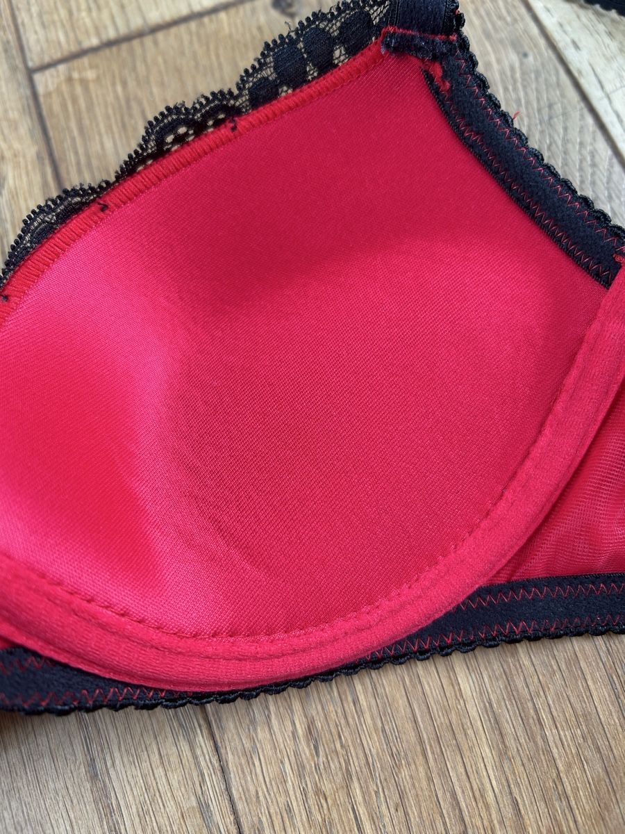 H&M Altra biancheria intima: Roter BH mit Spitze, Grösse 75A von H&M – Usato da Frauenfeld venduto da jae_vs6j 4