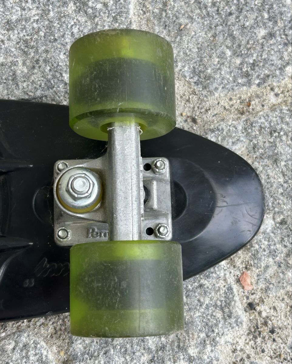 Penny Skateboards Skateboards: Penny Board Black mit grünen Rollen – Usato da Wil ZH venduto da uhe_nw6s 5