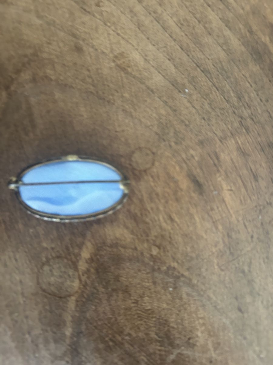 Broschen & Nadeln: Vintage Brosche hellblau, oval, goldfarben umrandet – Gebraucht aus St. Gallen von oli_ryy9 1
