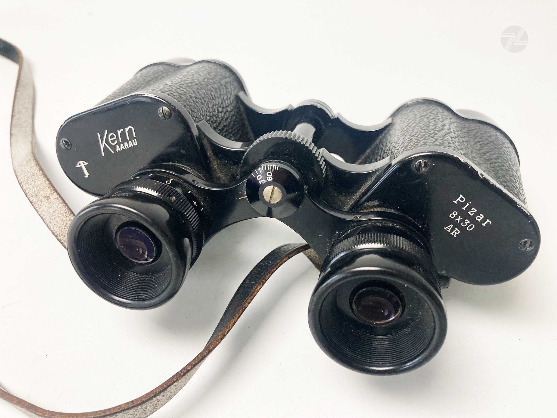 Kern Binocoli: Kern Pizar 8x30 AR Fernglas Feldstecher Binokular – Usato da Wetzikon ZH venduto da cyan74