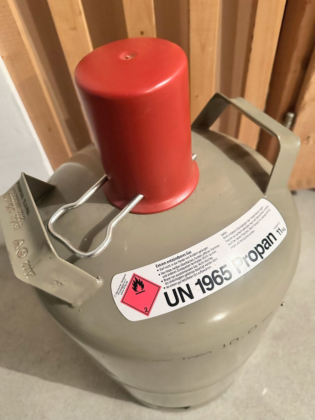 Gas-Geräte & -Technik: PROPAN GASFLASCHE 10 L – Gebraucht aus Zürich von dee_75my 1