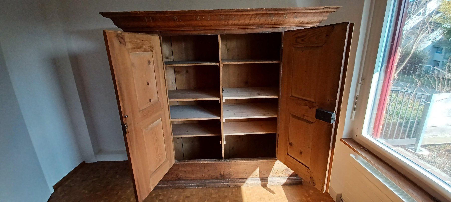 Armadi: Alter Holzschrank – Usato da Müllheim Dorf venduto da Agami123 5