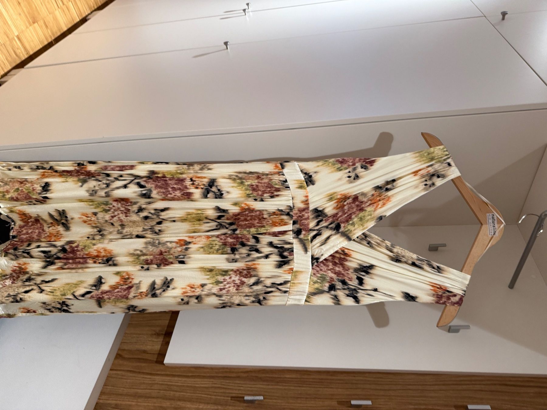 Vestiti: Kleid lang Blumenmuster Grösse 40 neuwertig – Usato da Regensdorf venduto da aid_hl7v