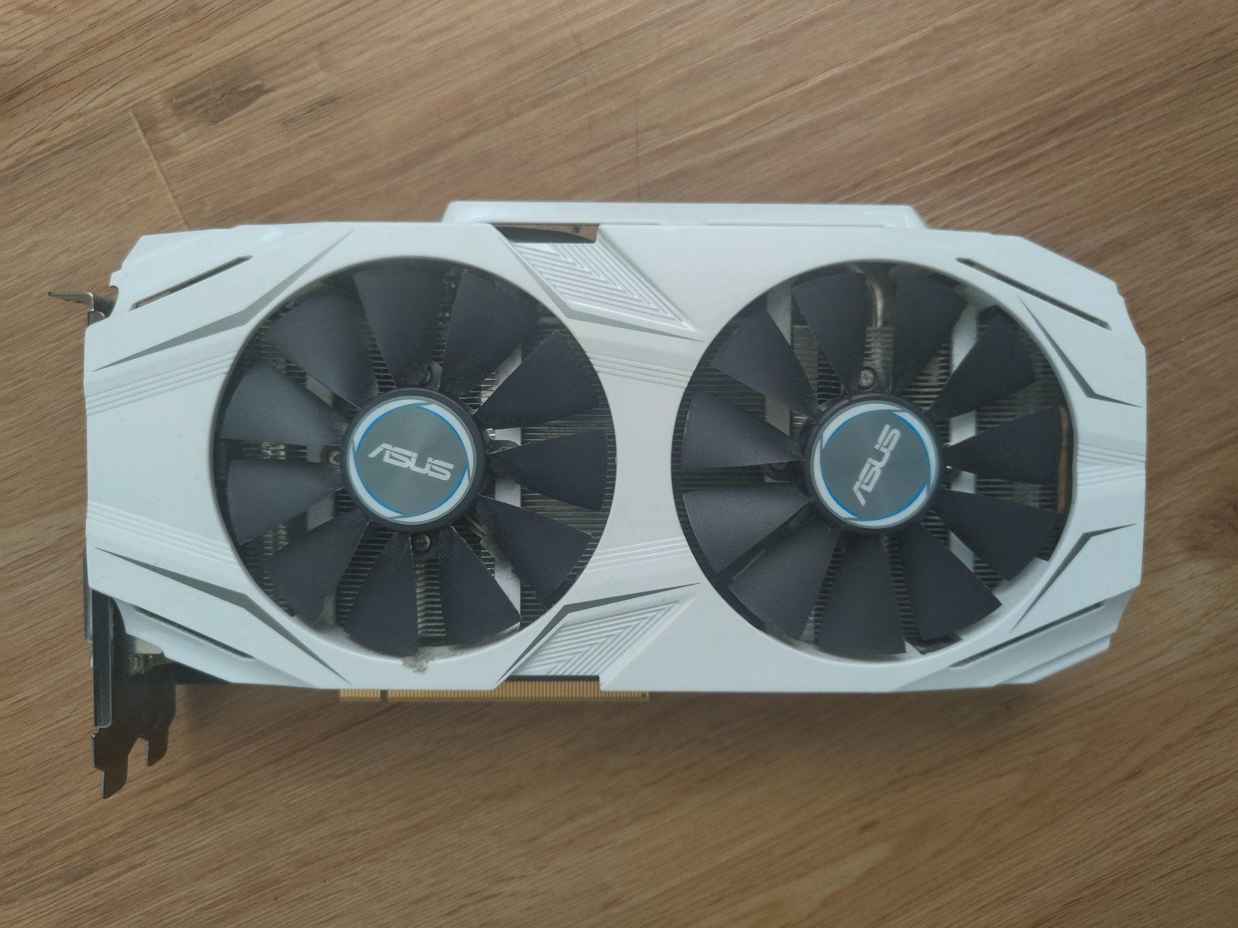 Grafikkarten: ASUS GeForce DUAL GTX 1060 O6G – Gebraucht aus Speicher von sgtcheaftain