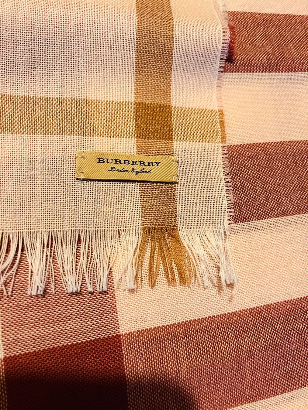 Burberry Foulards & écharpes: Écharpe Burberry – Neuf (Voir description) à Brüttisellen par sharon68 1