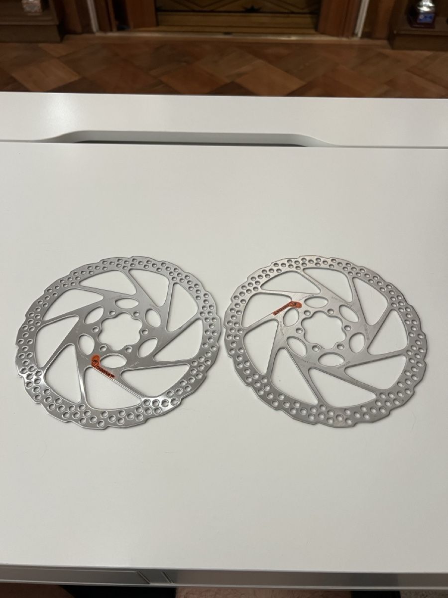 Shimano Pezzi di ricambio: Disques de frein shimano 2x 180mm – Nuovo (secondo la descrizione) da Fleurier venduto da Lo_Vind