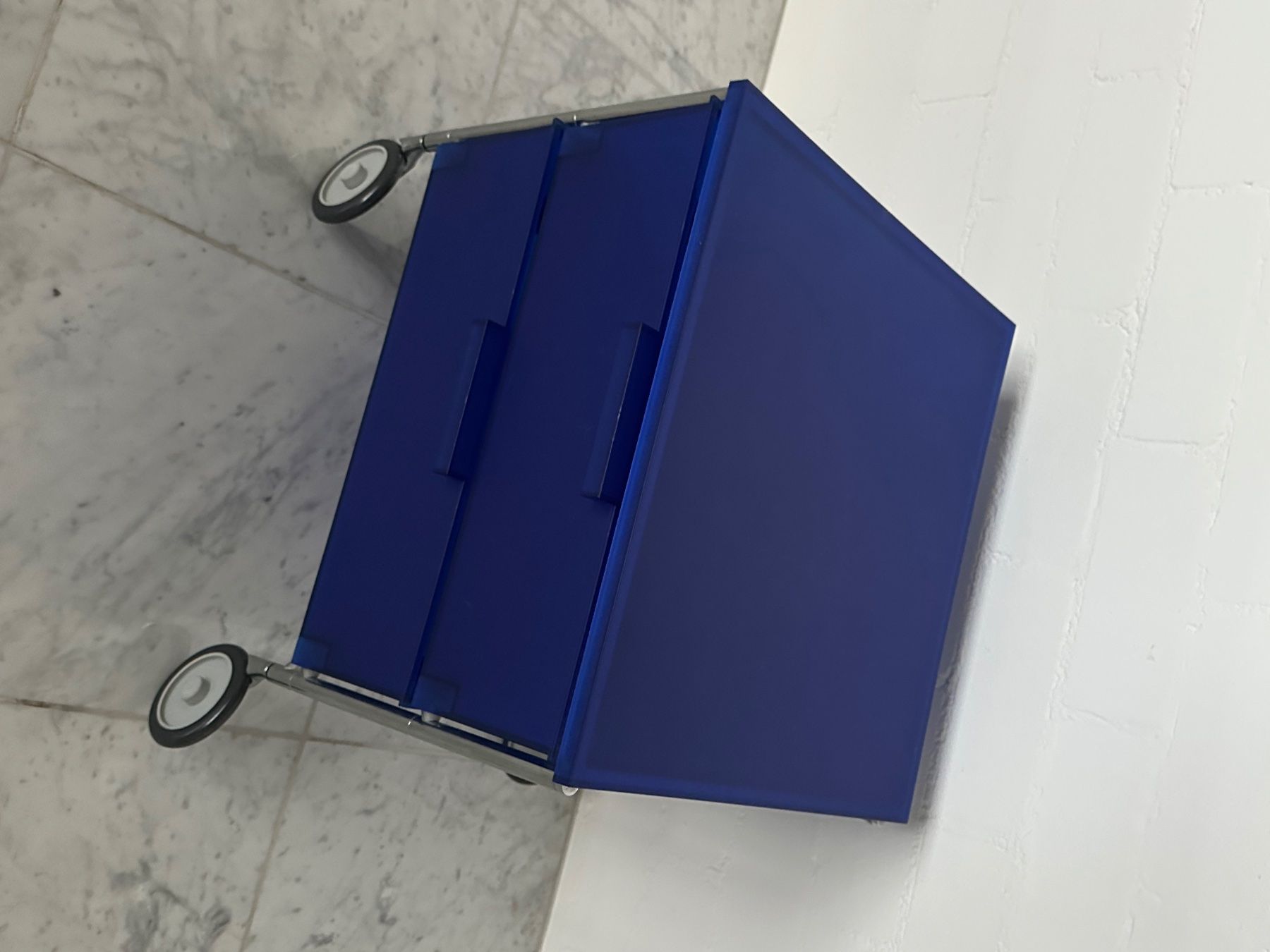 Kartell Banconi: Nachttisch KARTELL – Usato da Bern venduto da 77nevs 5