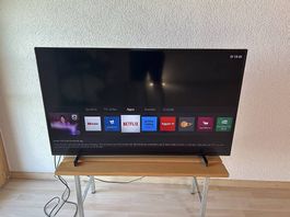 Philips 50PUS6704/12 mit 3-seitigem Ambilight (50 Zoll)