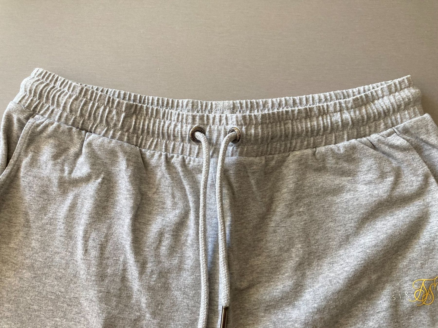 Siksilk Pantaloni: SikSilk Shorts Grau – Usato da Obfelden venduto da miau68 1