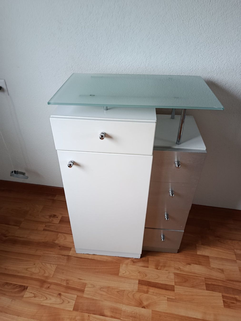 Cassettiere: Kommode – Usato da Tegerfelden venduto da junesian