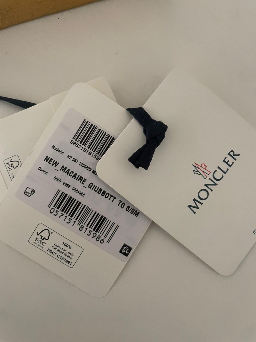 Moncler Giacche: Moncler Kids Puffer Jacket - Size 6-9 Months – Nuovo (secondo la descrizione) da Bazenheid venduto da hat_96 4
