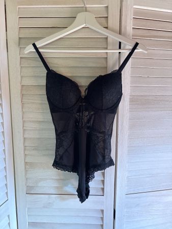 Damen Body Spitze schwarz mit Bügel, Grösse S