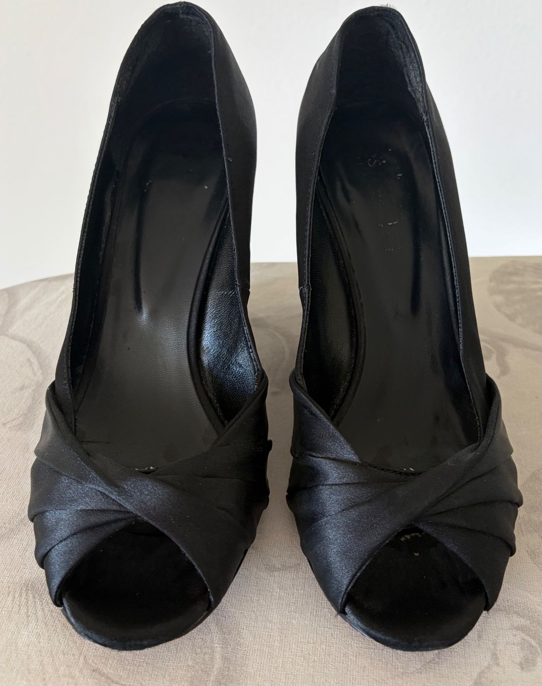Damenschuhe: Schuhe in Schwarz mit Keilabsatz, Gr. 38 – Gebraucht aus Zürich von Maria2021