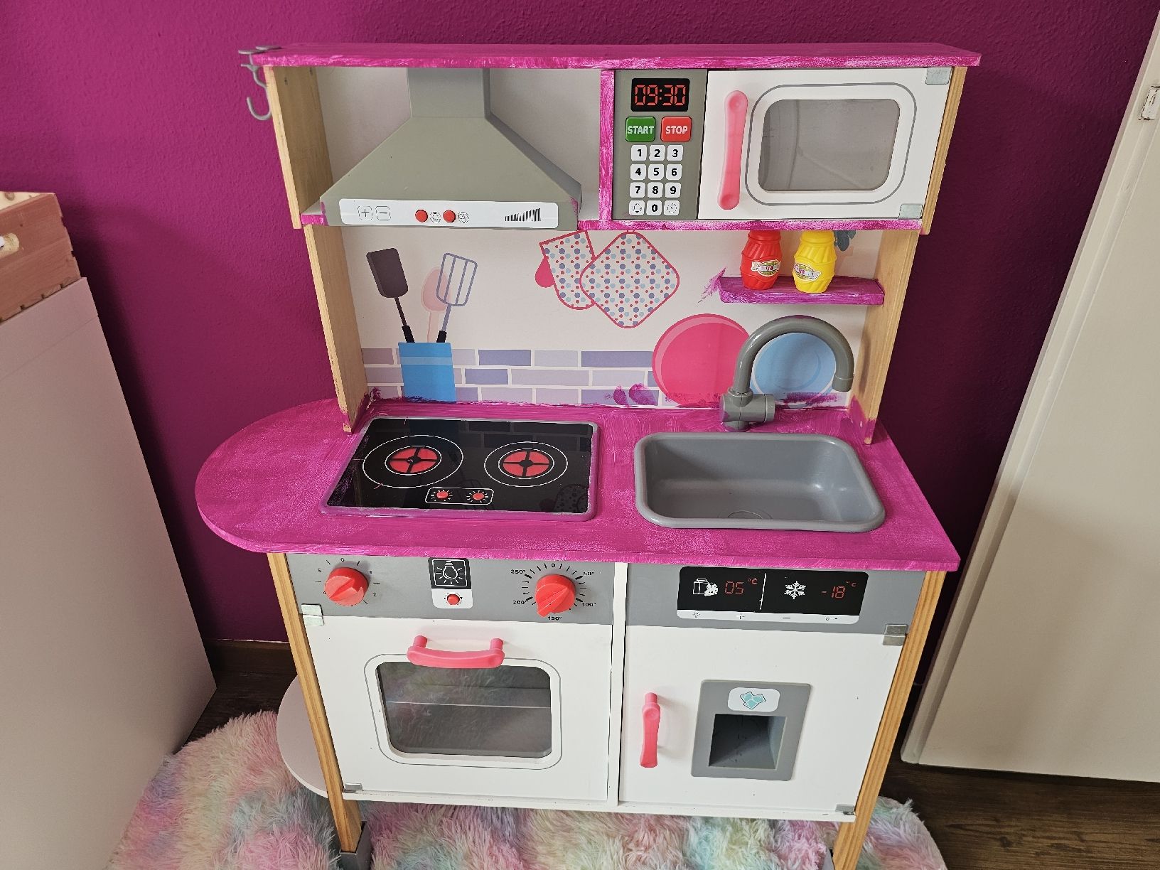 Cucine complete: Kinderküche und Stuhl – Usato da Bellach venduto da Mihai17