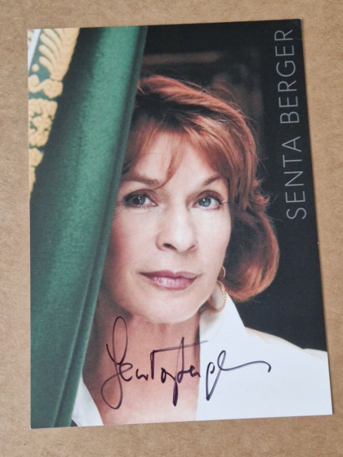 Autografi: Senta Berger - handsigniert – Usato da Menziken venduto da Autogramme