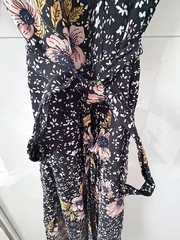 Robes: Wickelkleid Grösse 36 – D'occasion à Ebikon par immo-th 1