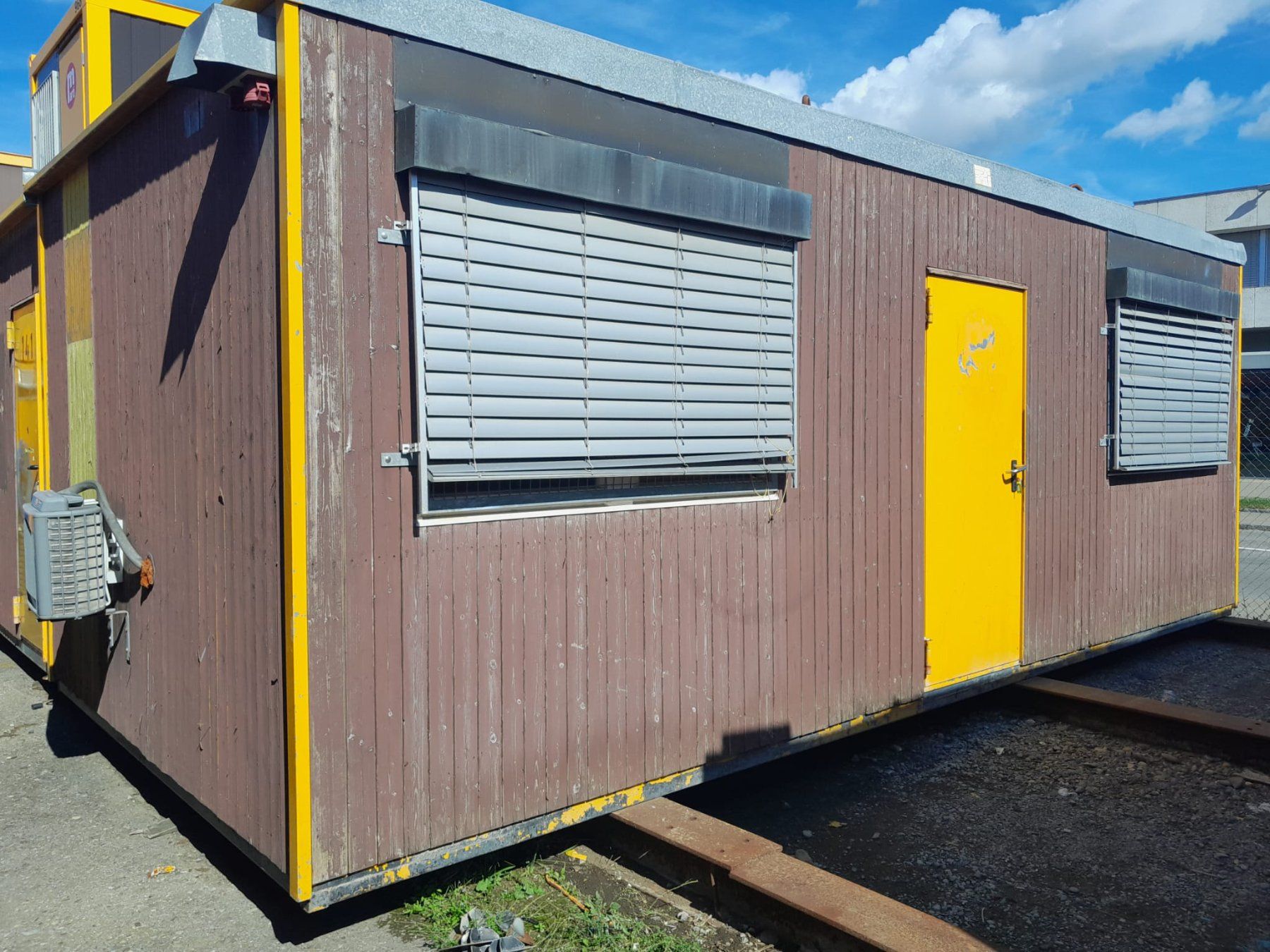 Contenitori edile: Bürocontainer 7.00m x 3.30m – Usato da Regensdorf venduto da MAGZH