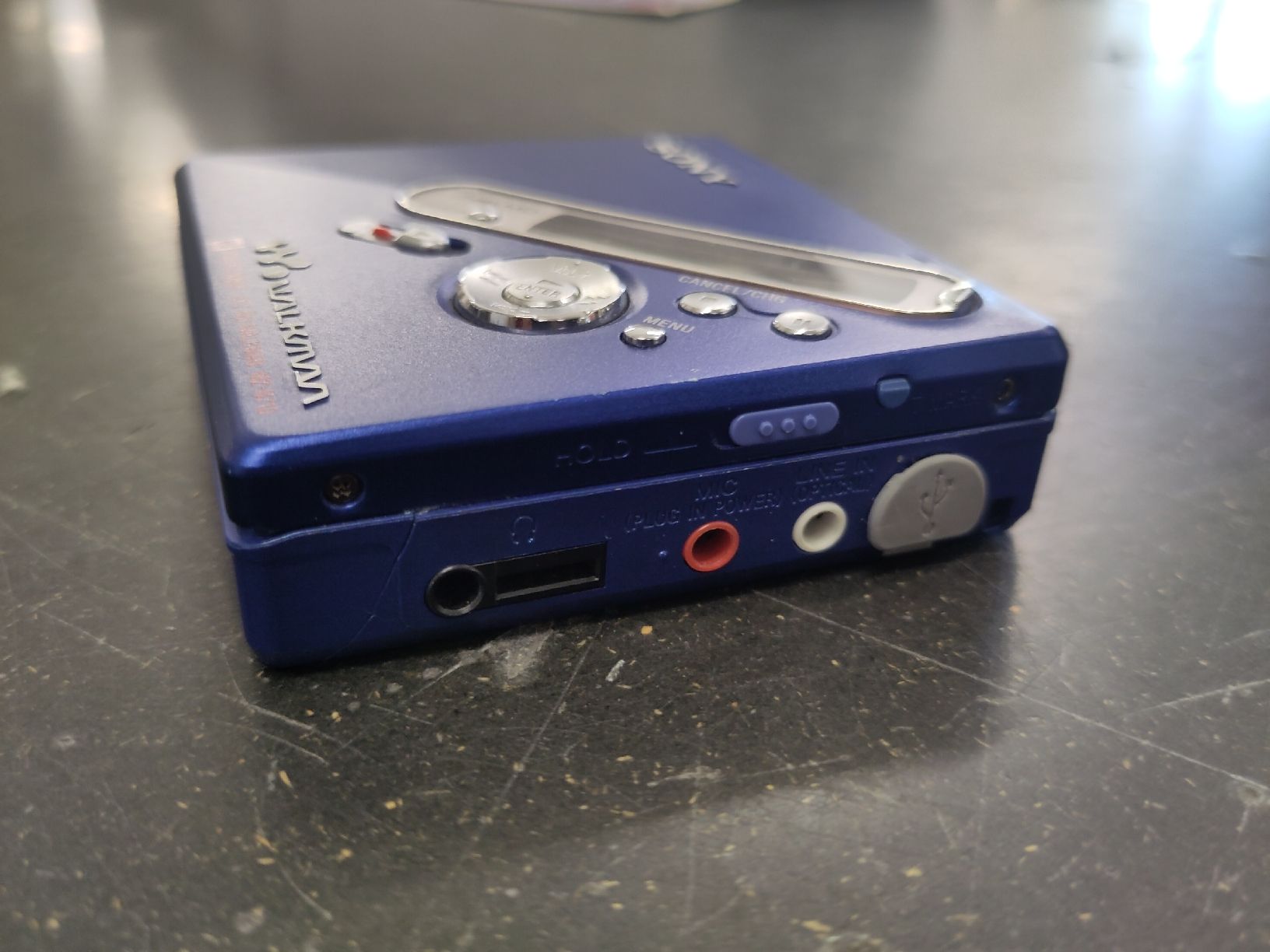 Sony Lettore multimediale portatile: Sony Walkmann MZ-N710 – Difettoso da Pratteln venduto da Cartonsducoeur_bl 1