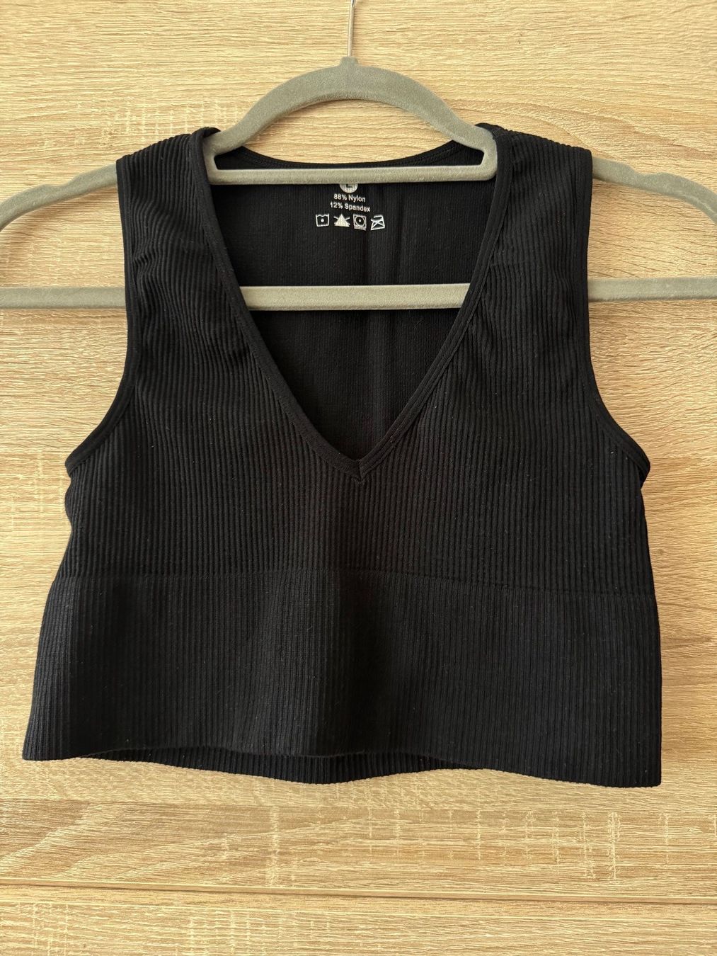 Top: Crop top noir – Usato da Montreux venduto da iizaa811