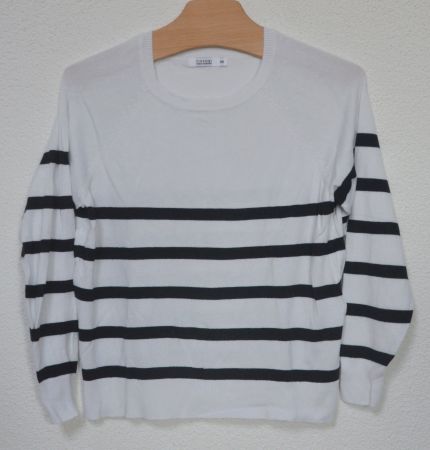 Leichter, weisser Damen Pullover mit schwarzen Streifen