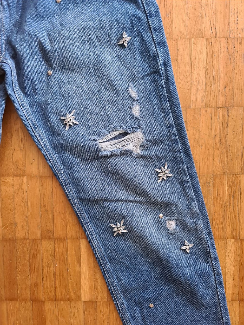 Mango Jeans: Jeans MNG mit Kristallen Grösse 40 – Usato da Emmenbrücke venduto da gatasalvache 2