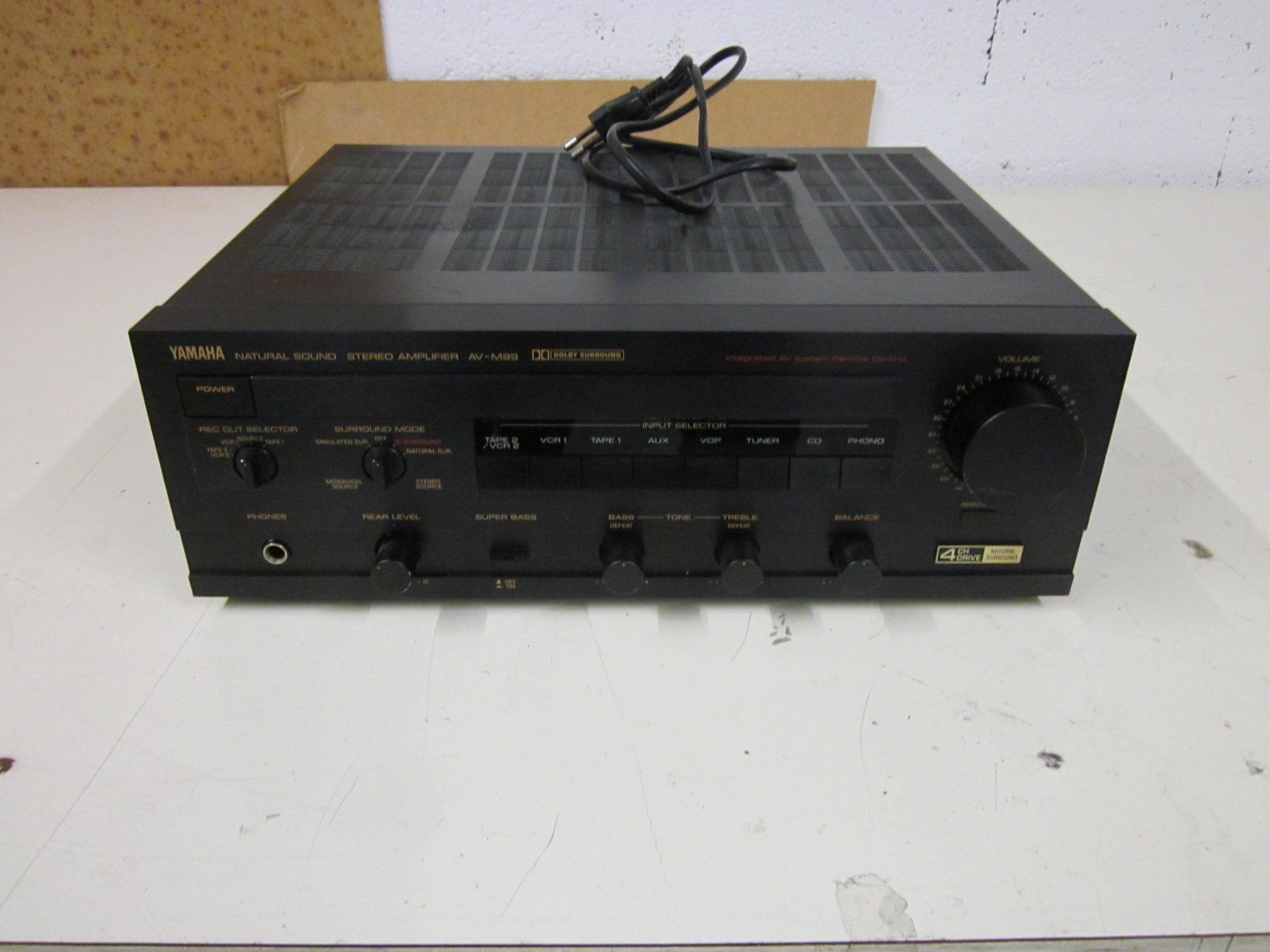 Yamaha AV-M99 ステレオアンプ Yamaha AV-M99 ステレオアンプ