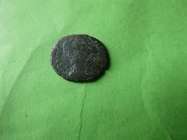 uralte Bronzemünze  16 mm     1.31 g