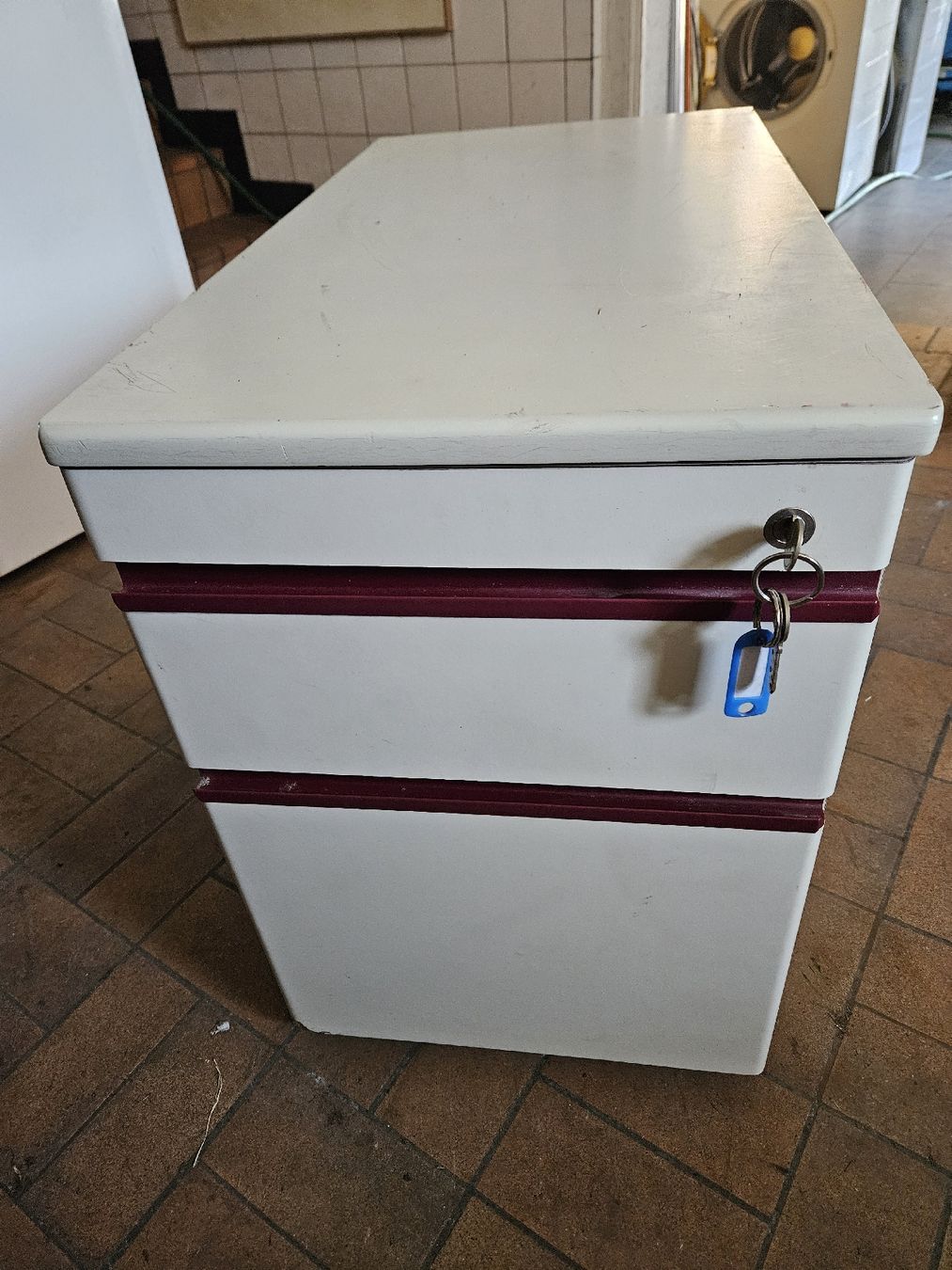 Banconi: 2 Stk Schubladen Rollcontainer, abschliessbar ! – Usato da Oberburg venduto da znas 4