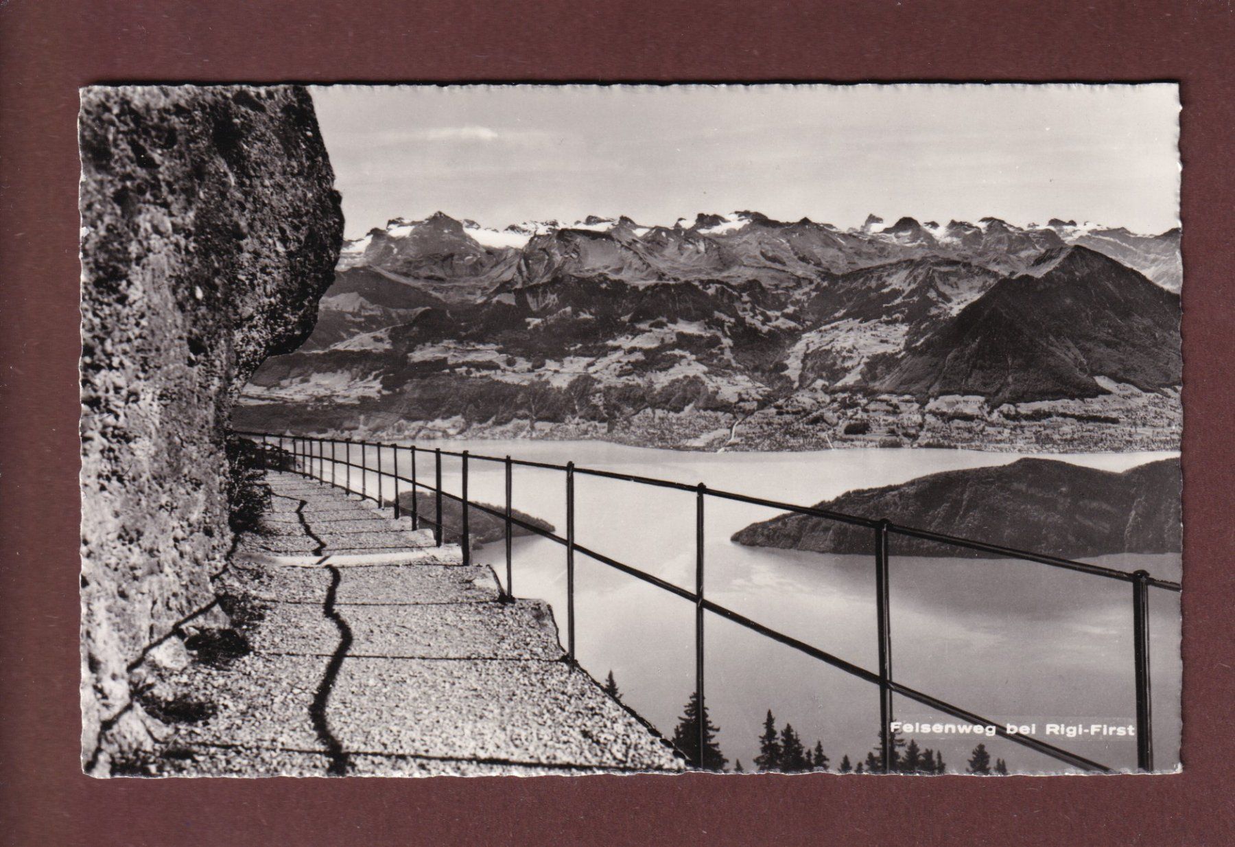 Ansichtskarten: FELSENWEG bei Rigi-First - 1964 – Gebraucht aus Pully von nicecards-shop