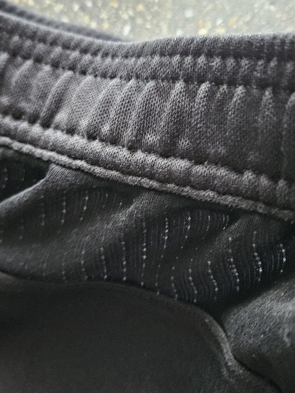 Adidas Pantaloni: Adidas Trainingshose Polyester schwarz Grösse M climacool – Usato da Anwil venduto da tamoos 7