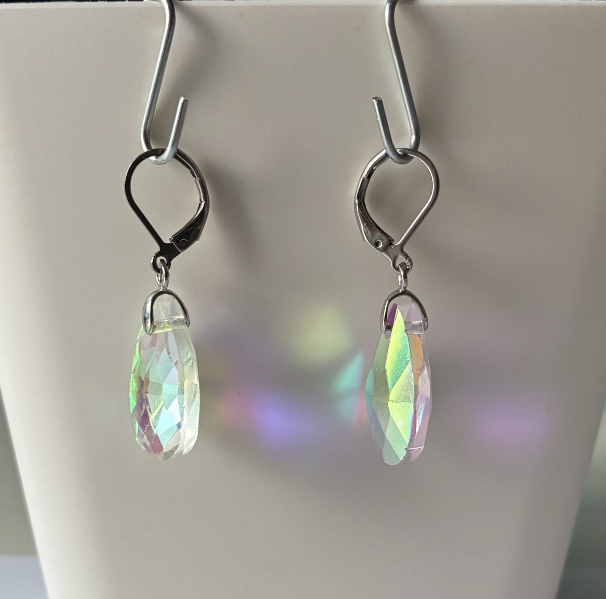 Boucles d'oreille: Earrings with clear drop pendant like new – D'occasion à Basel par cat_sq5m 2