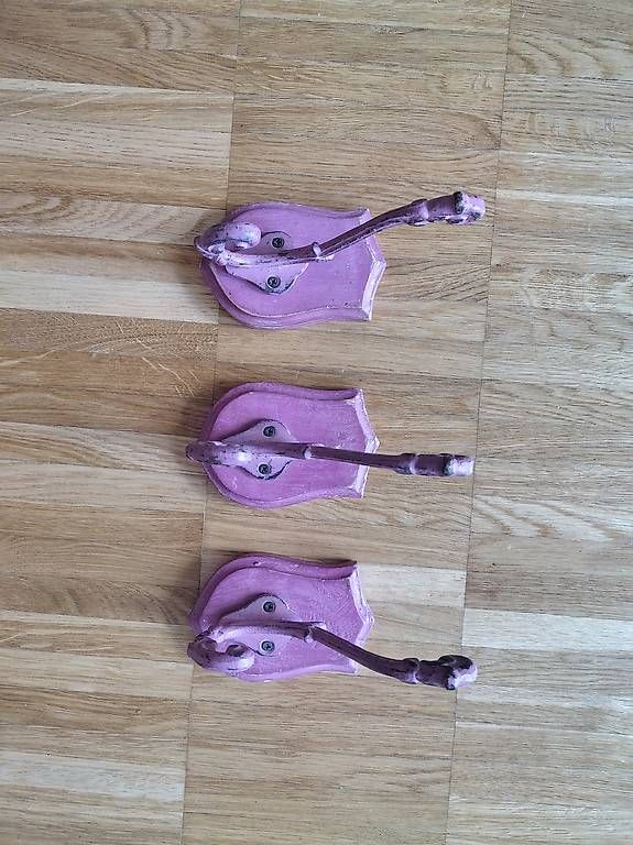 Garderobe: Kleiderhaken rosa – Gebraucht aus Zürich von LisaAnanas