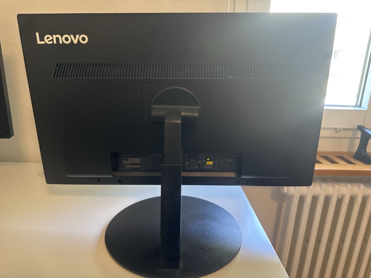 Ecrans: Monitor Lenovo – D'occasion à Zürich par tim_8t9c 1