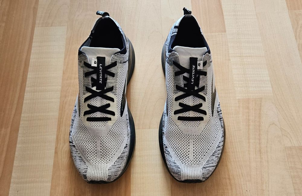 Brooks levitate argento hot sale