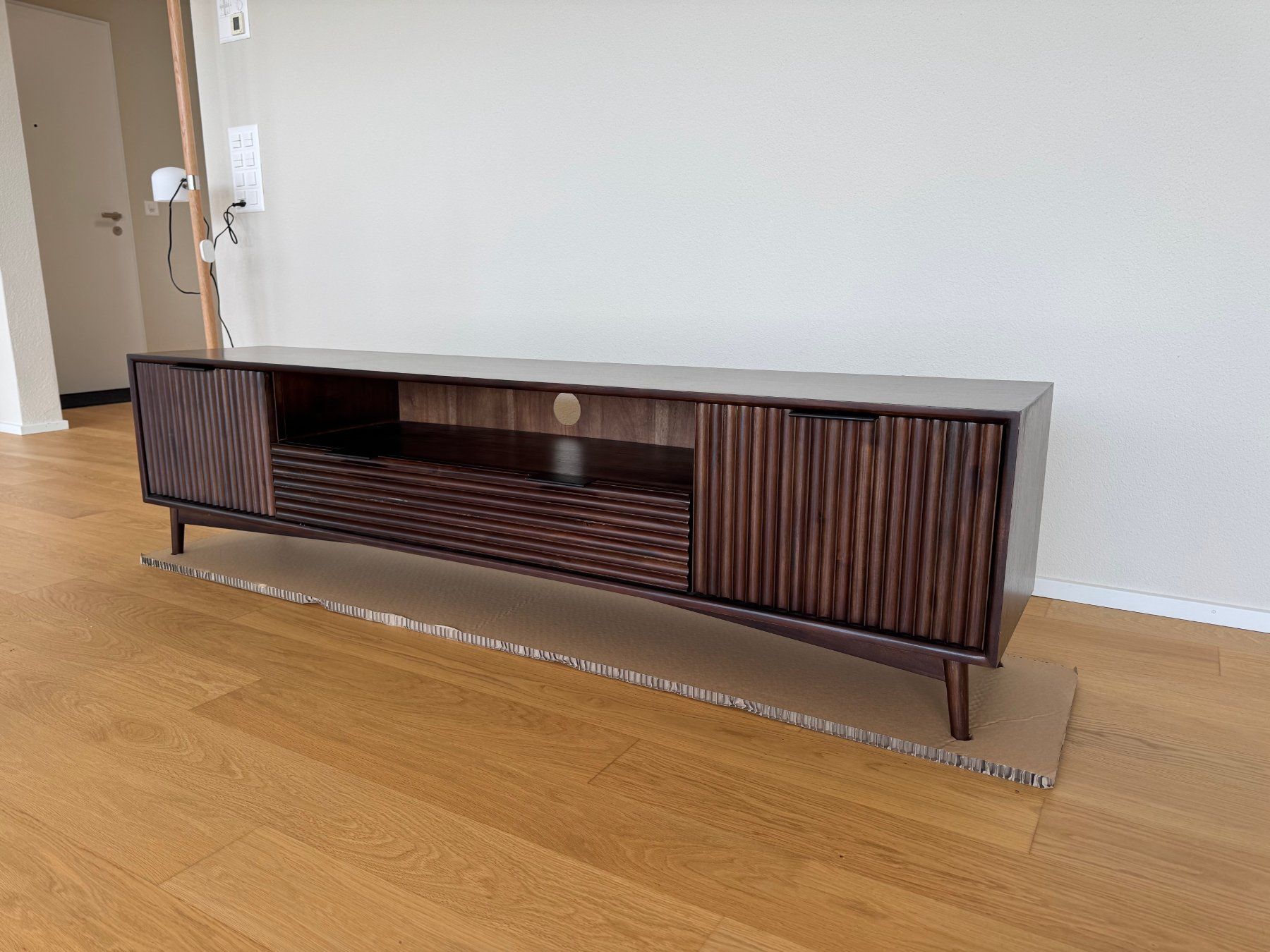 Mobili TV: TV Sideboard Holz 190cm – Usato da Oberägeri venduto da bre_r5q6