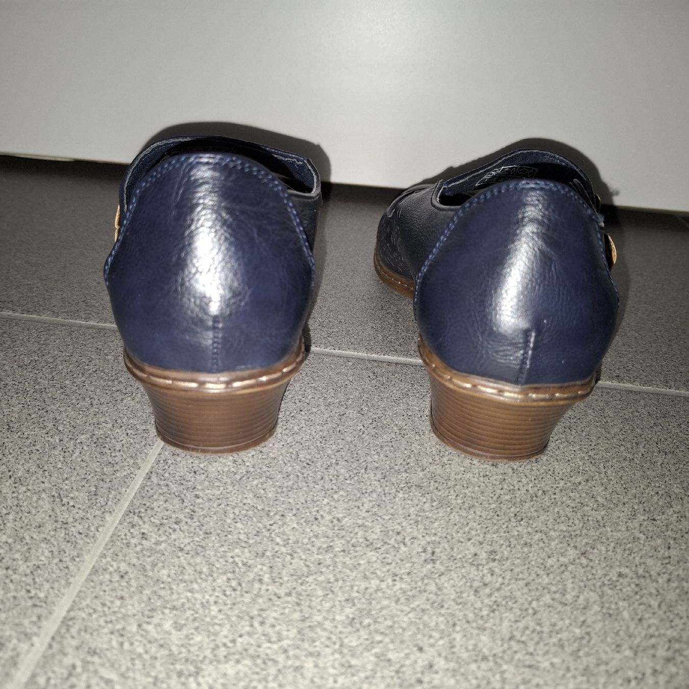 Damenschuhe: Bequeme Sommerschuhe Gr. 38, B-Ware – Neu (gemäss Beschreibung) aus Oftringen von januarloch 2