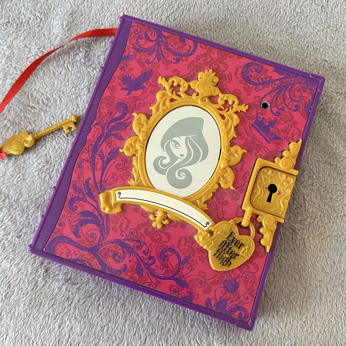 Disney Giocattoli: Ever After High Secret Hearts Diary – Usato da Givisiez venduto da dor_xb9k