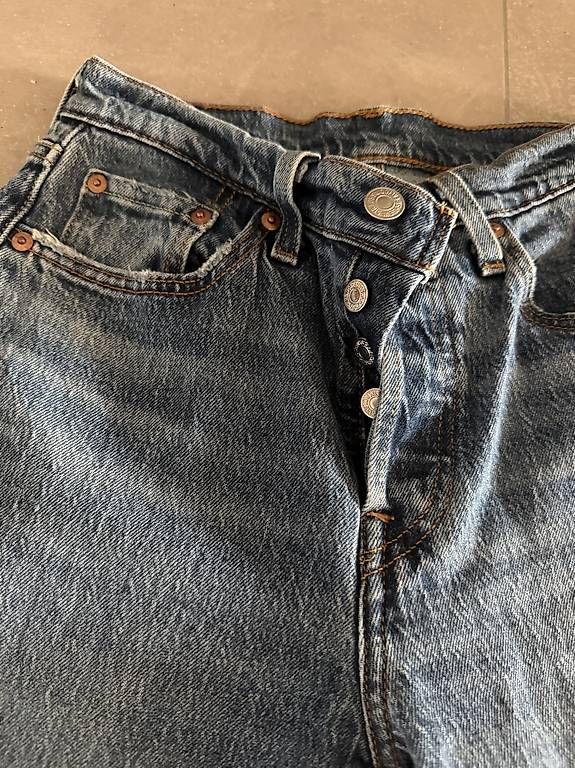 Jeans: Levi's 501 Jeans blau – Gebraucht aus Märstetten von sha_9p7c 1