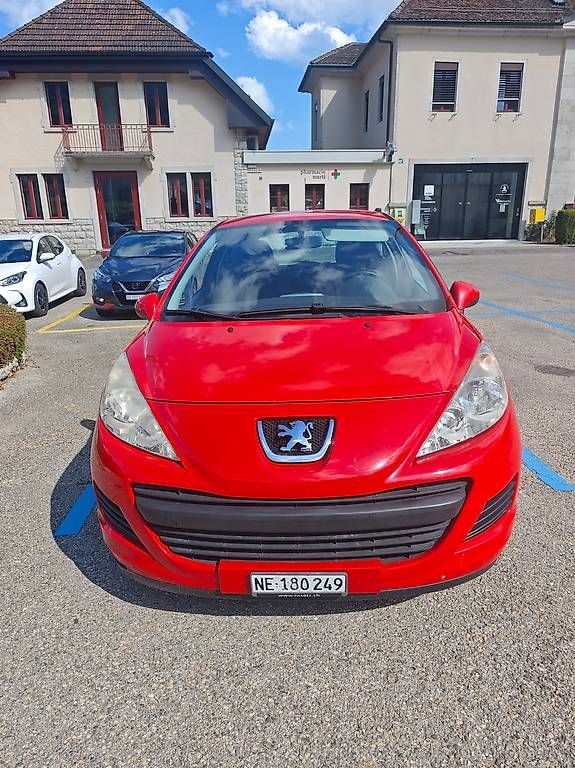 Peugeot Autos: PEUGEOT 1.4 Urban – D'occasion à Geneveys-Coffrane par lilipte