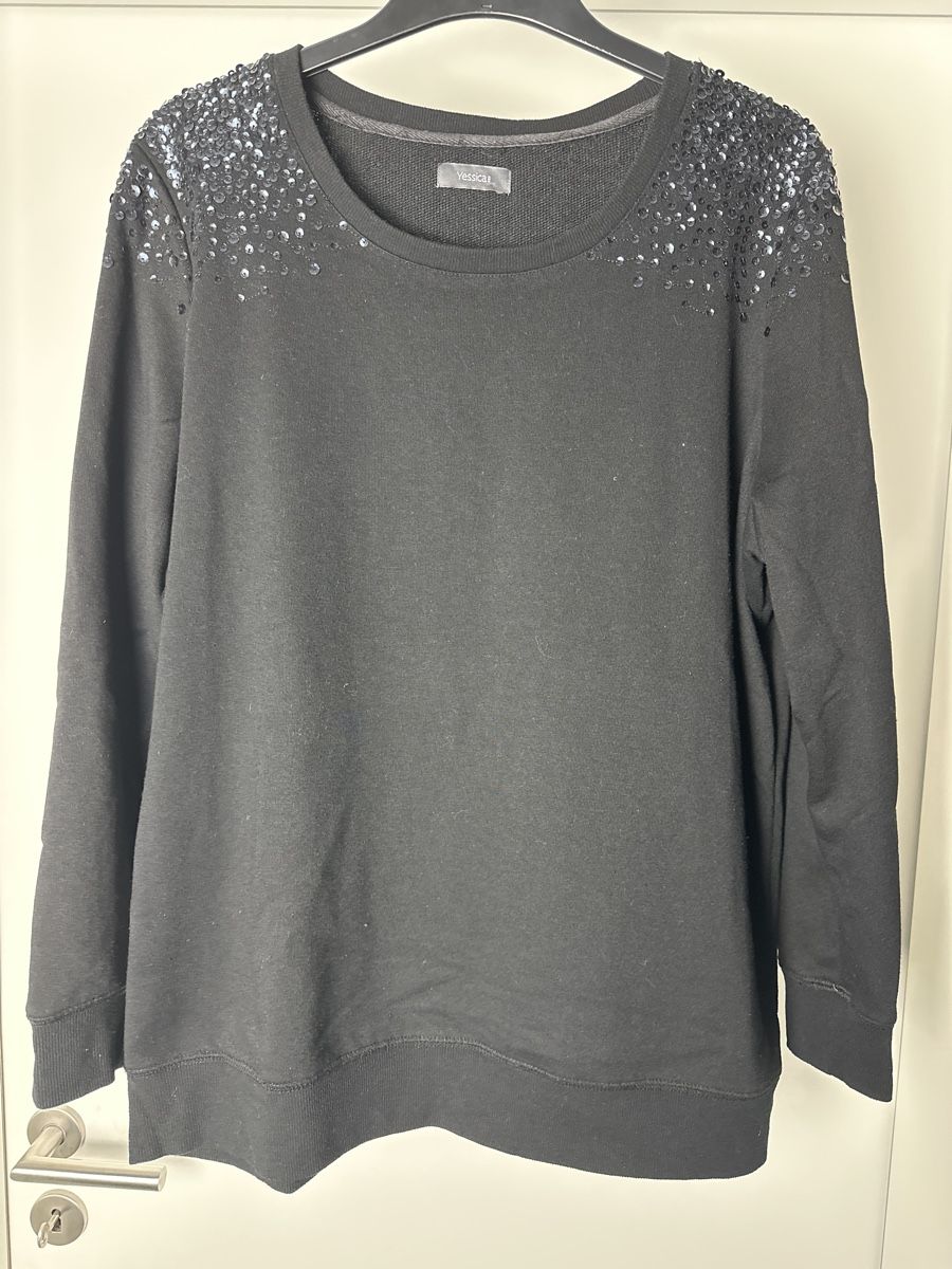Pullover & Sweatshirts: Sweatshirt bon C&A Grösse XL – Gebraucht aus Aarburg von Tonija