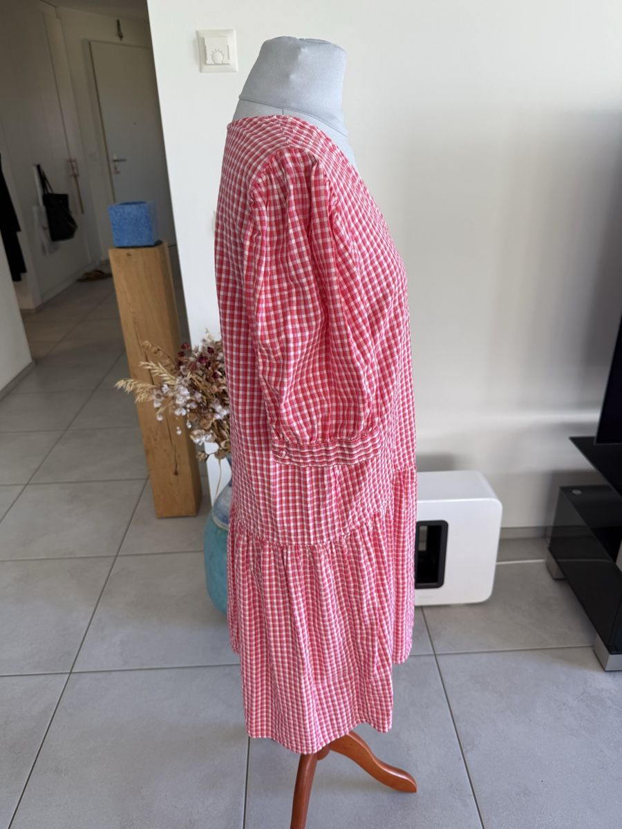 Only Robes: ONLY Kleid rotkariert Grösse M neuwertig – D'occasion à Nänikon par Monimos 1