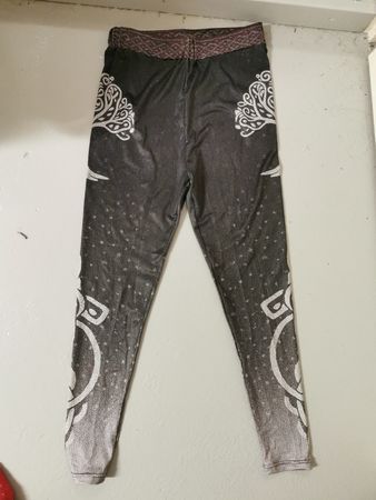 Stylische Leggings mit Baum-Motiv - Grösse M
