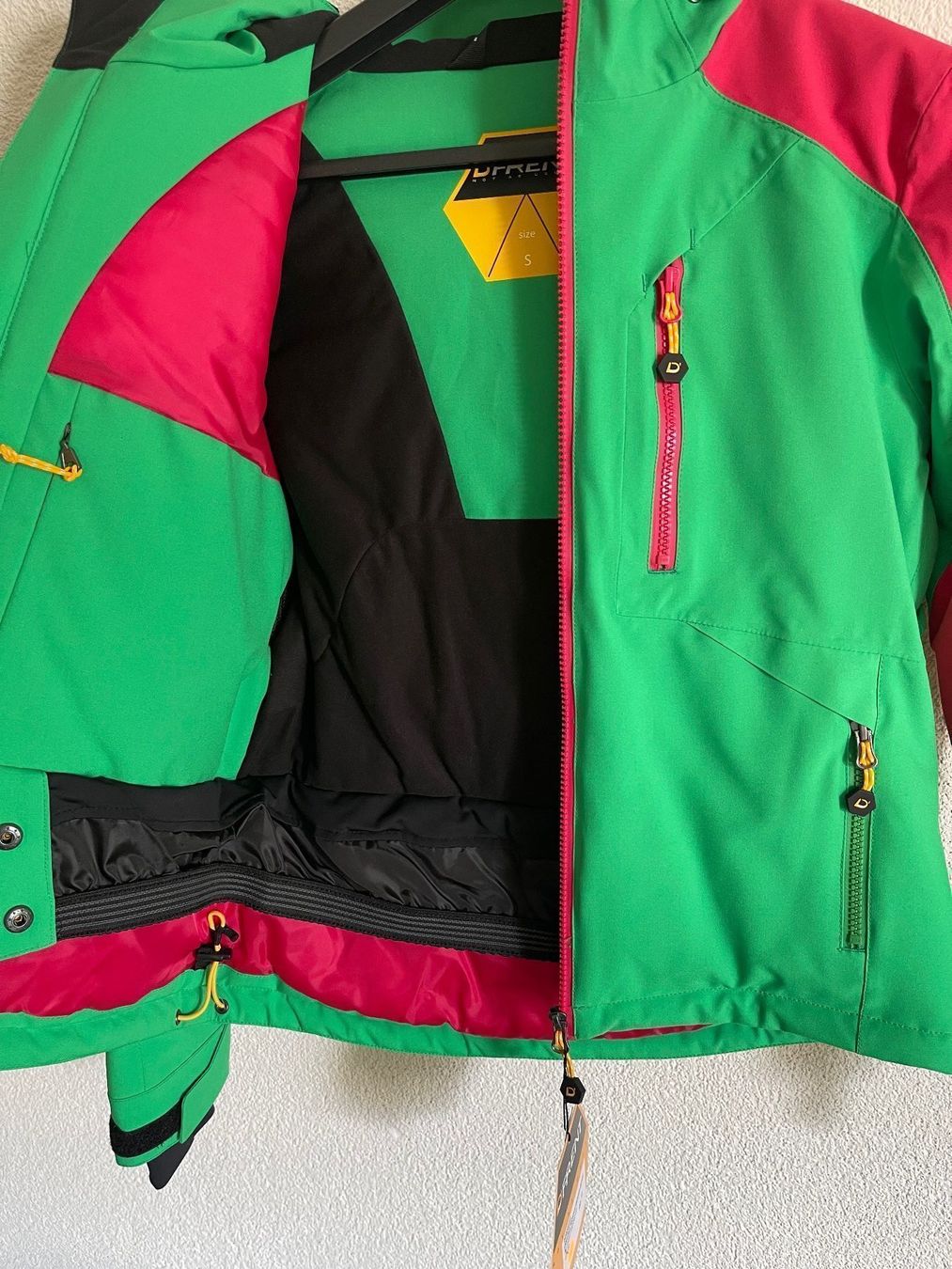 Giacche: Dfrent Cervinia Padded Jacket Gr. S – Nuovo e nell'imballaggio originale da Spreitenbach venduto da Opfikoner1 6