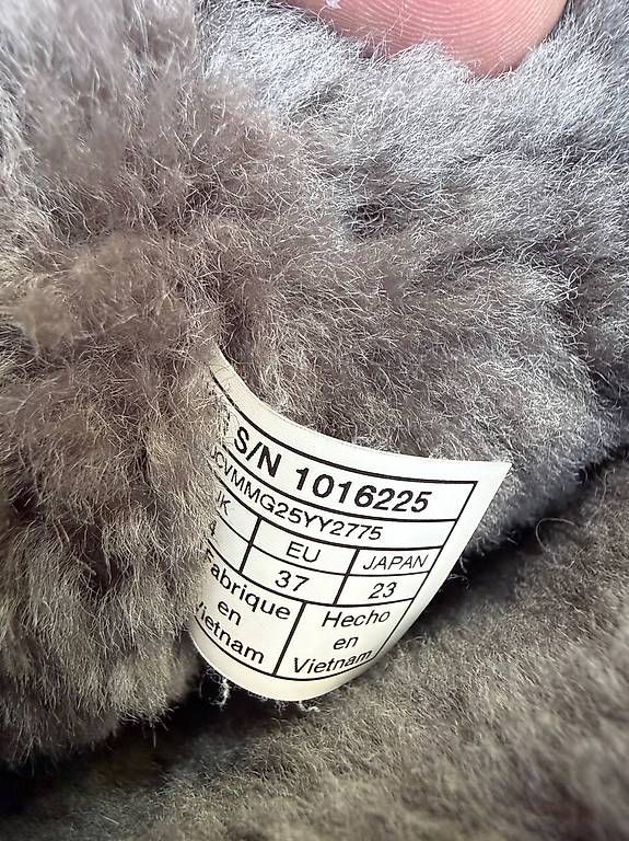 Ugg Damenschuhe: UGG Bailey Bow II Gr. 37 – Gebraucht aus Zürich von bil_s7tp 2