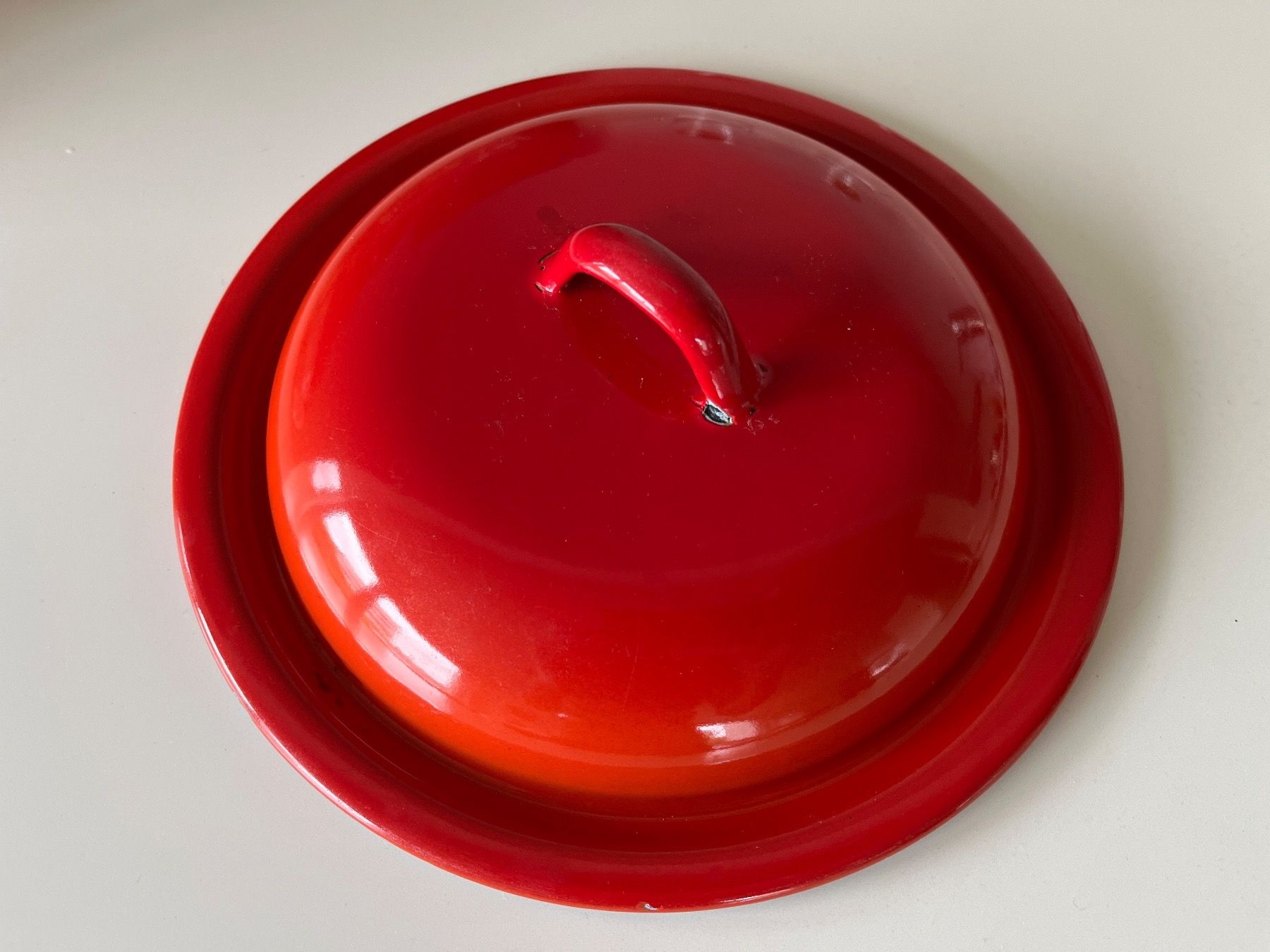 Padelle: Roter Emaille Pfannendeckel – Usato da zürich venduto da Cf8000 1