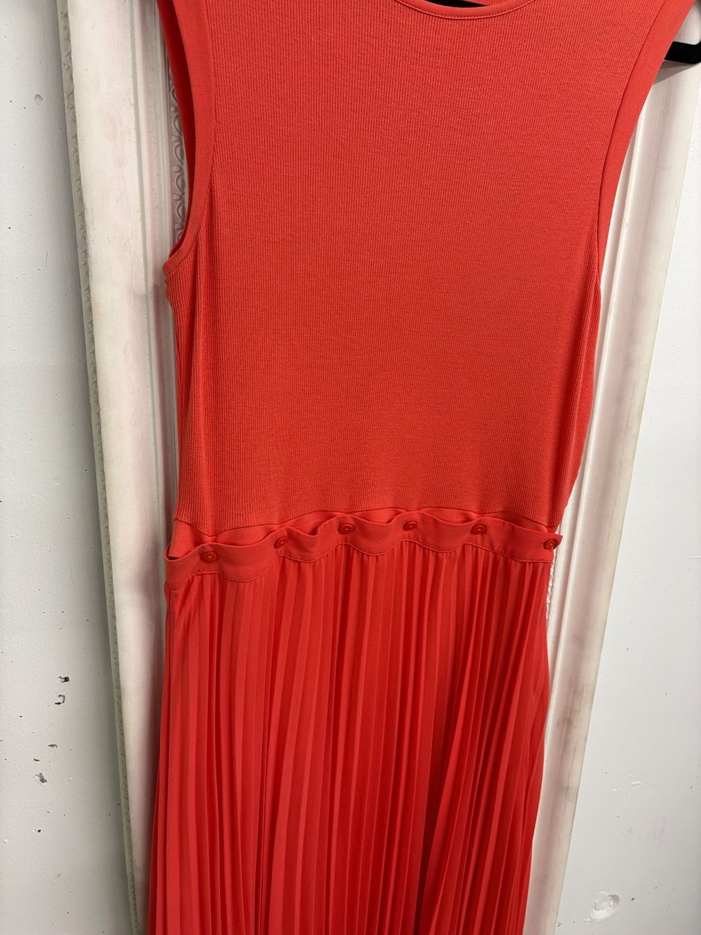 Maje Kleider: Maje orangefarbenes Kleid mit Plissee Gr. 40 Maxikleid – Neu (gemäss Beschreibung) aus Regensdorf von secondchancefashion 2